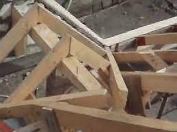 Mai mult, o opțiune în vogă la momentul actual este folosirea acoperișului cu o apă pentru casele cu mai multe. Constructie Acoperis In Doua Ape 2 Youtube