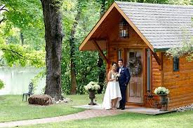 Little log cabin wedding chapel. Elope Niagara S Little Log Wedding Chapel Stevensville 2021 All You Need To Know Before You Go With Photos Tripadvisor