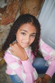 Shanelle Lewis's Instagram, Twitter & Facebook