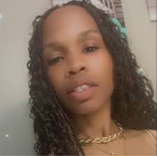 Traci Molina's Instagram, Twitter & Facebook