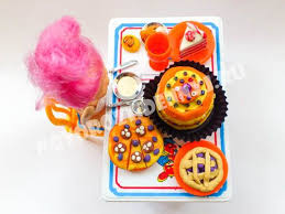 Kali bisa mencoba membuatnya sendiri dari tepung maizena atau tepung terigu. Cara Membuat Kaleng Kue Untuk Boneka Makanan Plastisin Untuk Boneka Cara Membuat Donat Pizza Dan Pai Cara Membuat Kue Tanah Liat