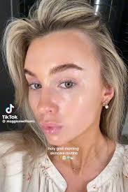 Liz Butts's Instagram, Twitter & Facebook