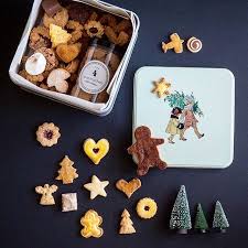 Ma Fabuleuse Boite De Bredele 2017 Merciiiii Pour Ces Marques D Amitie De Gourmandises Qui Font De Ma Boite Une Bo Sugar Cookie Instagram Posts Instagram