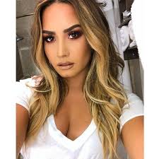 Demi lovato's short pink hair is a 180 from the long dark waves she performed with at the super bowl halftime show in feb. Demi Lovato S New Blonde Haircolor Behindthechair Com Demi Lovato Hair Demi Lovato Blonde Hair Demi Lovato Makeup