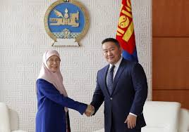 The new leader is likely to inflame racial after the 2018 election coup, the administration that took over was unprecedented in its diversity, with sikhs, ethnic formerly a deputy prime minister, muhyiddin was sacked after criticizing umno leader and. Mongolian President Receives Deputy Prime Minister Of Malaysia Akipress News Agency