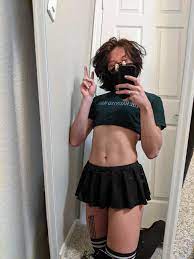 I like this skirt a lot if you can't tell : r/femboy