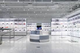 A Closer Look At Nike S House Of Innovation 000 Nyc Flagship Innovation New Homes Retail Design