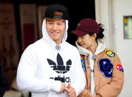 During one episode, the cast members decided to ask song ji hyo if her heart ever fluttered due to kim jong kook. Song Ji Hyo And Kim Jong Kook Will Donate Their Salary From Running Man To Charity Kpopstarz