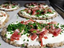 Rahmfleck Als Perfekter Partysnack Ich Zeige Euch Den Mittelalterlichen Snack Fur Daheim Snacks Fur Party Rezepte Party Essen Ideen