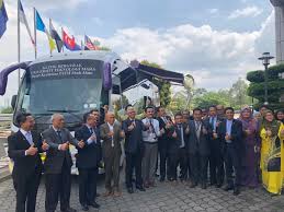 Semoga selamat tiba ke destinasi yang. Vcuitm On Twitter Saya Telah Merasmikan Bas Klinik Bergerak Pusat Kesihatan Ipt Yg Pertama Di Malaysia Uitm Emergency Mobile Rescue Berfungsi Khusus Utk Perkhidmatan Perubatan Termasuk Bilik Rawatan Kecemasan Universititeknologimara Uitmdihatiku