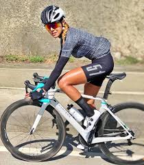 Best Cycling Style On Instagram Daily Pictures Of The Best Cycling Style Soragiraldo Vis In 2020 Fahrradfahren Trikot Radfahren Fahrradbekleidung