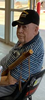 Man pays for elderly lady's and stranger's groceries