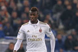 Il possède également la nationalité française Tottenham Korb Fur Mourinho M Baye Niang Will Lieber Nach Marseille