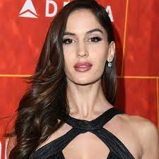 Natalia barulich was born on 13 january 1992 to cuban and croatian parents in california, usa, making her age 27. Natalia Barulich Wiki Bio Age Net Worth Height Nationality Neymar Girlfriend Instagram Wikibioage