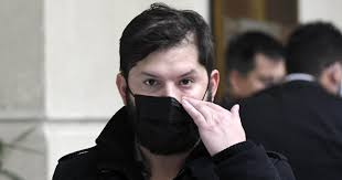 Examenes de admision y entrevistas para ciclo escolar 2021, para los grados de pre primaria y primaria. Gabriel Boric Aun Necesita 10 Mil Firmas Para Inscribirse En Una Primaria