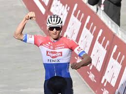 Waarom precies weet hij niet en hoeft hij niet te weten, zo fanatiek is hij nou ook weer niet. Van Der Poel Drops Alaphilippe With Late Burst To Win Strade Bianche More Sports News Times Of India