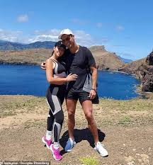 Check this player last stats: Cristiano Ronaldo Und Freundin Georgina Rodriguez Geniessen Sie Eine Sonnige Wanderung Auf Madeira Aktuelle Boulevard Nachrichten Und Fotogalerien Zu Stars Sternchen