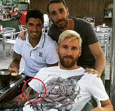 Messi y antonella son una de las más tiernas parejas.¡mirá el tatuaje más tierno del mundo! El Romantico Tatuaje De Messi Para Su Esposa Antonella Diario La Prensa