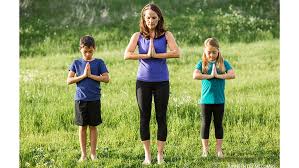 Keep flowing between the two poses, synchronising the movement of the body with the flow of breath. Good Morning Yoga A 3 Minute Yoga Flow To Jumpstart Your Kids Day