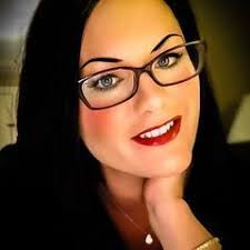 Rachel Boles's Instagram, Twitter & Facebook