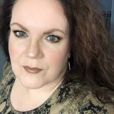 Lora Presley's Instagram, Twitter & Facebook