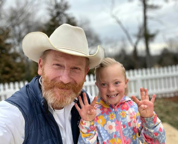 Country singer Rory Feek refutes claims daughter is 'neglected'