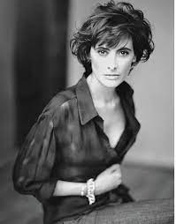 Celebrity Short Hair Short Wavy Hair Hair Beauty