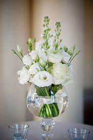 Una delle piante che producono fiori bianchi per eccellenza è il gelsomino: Centrotavola Elegante Centrotavola Floreali Centrotavola Matrimoniali Centrotavola