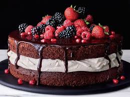 Schokoladen Sahne Torte Essen Und Trinken Chocolate Fruit Cake Fresh Fruit Cake Decadent Chocolate