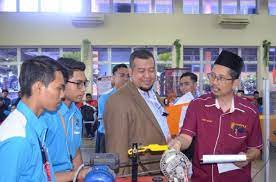 Take the bus from there is no direct connection from tanjung balai karimun to johor bahru. Juri Jemputan Hari Inovasi Kolej Vokasional Tanjung Puteri Johor Bahru Associate Professor Ts Dr Aede Hatib Mustaamal