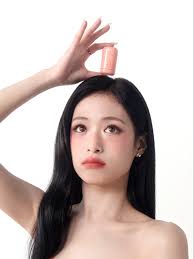 AHYEON’s Romantic Makeup Tips for Cheeks and Lips