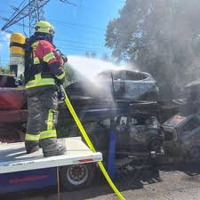 In 74 fällen kam dabei ein notarzt zum einsatz. Feuerwehr Loscht Autotransporter Auf Der A210 Fahrtrichtung Kiel Shz De