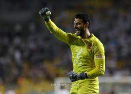 محمد الشناوي ارتبط اسمه مؤخرا بالانتقال إلى النصر السعودي والذي قدم عرضا بقيمة 6 مليون دولار للظفر بخدمات الدولي المصري. ØªÙ‚Ø±ÙŠØ± ÙƒÙˆÙˆÙˆØ±Ø© Ø§Ù„Ø´Ù†Ø§ÙˆÙŠ ÙŠØ­Ù„Ù… Ø¨ÙƒØªØ§Ø¨Ø© Ø§Ù„ØªØ§Ø±ÙŠØ® Ø£Ù…Ø§Ù… Ù„ÙŠÙØ§Ù†Ø¯ÙˆÙØ³ÙƒÙŠ ÙˆØ±ÙØ§Ù‚Ù‡