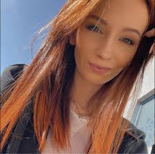 𝚑𝚊𝚗𝚍𝚖𝚊𝚍𝚎 𝚋𝚢 𝙳𝚊𝚛𝚒𝚊