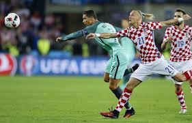 Ronaldo's tears of sadness after a few selfies and a lot of jumping around, ronaldo lifts the trophy, screams with delight and starts kissing it. The Latest Portugal Beats Croatia 1 0 In Extra Time