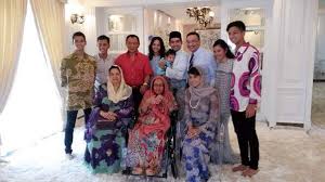Tengku saadiah and one other sibling. Hishammuddin Hussein On Twitter In Memory Of Tengku Azam Termasuk Ayden Lima Generasi She Will Be Deeply Missed By All Of Us Http T Co Iqw7xdqotl