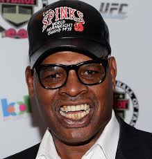 Leon spinks, who scored one of boxing's greatest upsets when he defeated muhammad ali to capture the heavyweight championship in february 1978, but lost his crown in a rematch seven months later. Qng7rqhymg8jym