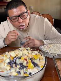 Si me ven comiendo por 6ta vez ensalada de manzana el 24,déjenme ahí quiero  estar 🤭