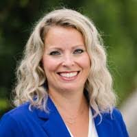 Renee Simoneau's Instagram, Twitter & Facebook