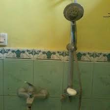 Jika harus dipasang di dalam kamar mandi, letakkan peranti iini dekat ventilasi kamar mandi. Pemasangan Pemanas Air Kamar Mandi Dengan Elpigi Murah Temanggung Sb Flash Services