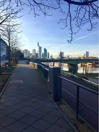 Frankfurter Skyline Von Der Mainpromenade Aus Skyline Frankfurt Frankfurt Deutschland Skyline Frankfurt