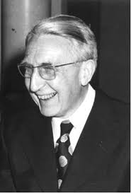 Introduction to Small Angle X-ray Scattering for Nanomaterials