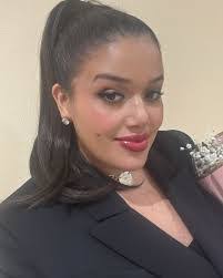 Amber Rasberry's Instagram, Twitter & Facebook