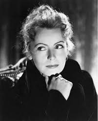 She so draw's you in with that Smile and thoughs eye's and a Voice like no  other 💕