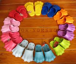 Delicate appliqués and standout stitched detailing make the vintage styling even more. Style Tiger Bear Paw Funny Shoes Red Apple Clogs 41 42 Ebay Funny Shoes Bear Paws Halloween Shoes