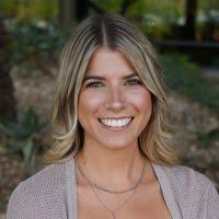 Alyssa Lay's Instagram, Twitter & Facebook