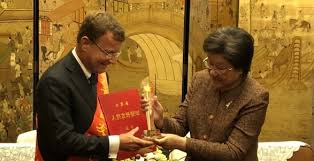 #juwelierlauferminden #minden #juwelier #uhren #kauflokalminden #staystrong Bm Delegation Aus China Zuruck Diakonie Schliesst Absichtserklarung Ab Ehrung Fur Olrik Laufer In Nanjing Tragerverein Partnerschaft Minden Changzhou E V