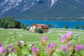 Comfort, cosiness, elegance and a wonderful view, our rooms at arthurs hotel by lake achensee offer you all of this. Die 10 Besten Hotels In Pertisau 2021 Ab 64 Gunstige Preise Tripadvisor