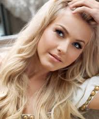 Julianne Hough (Biografie)