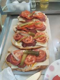 Yoksa o meşhur, o harika, o nefis ayvalık tostu ile nasıl buluşurduk. Bornova Ayvalik Tost Yerler